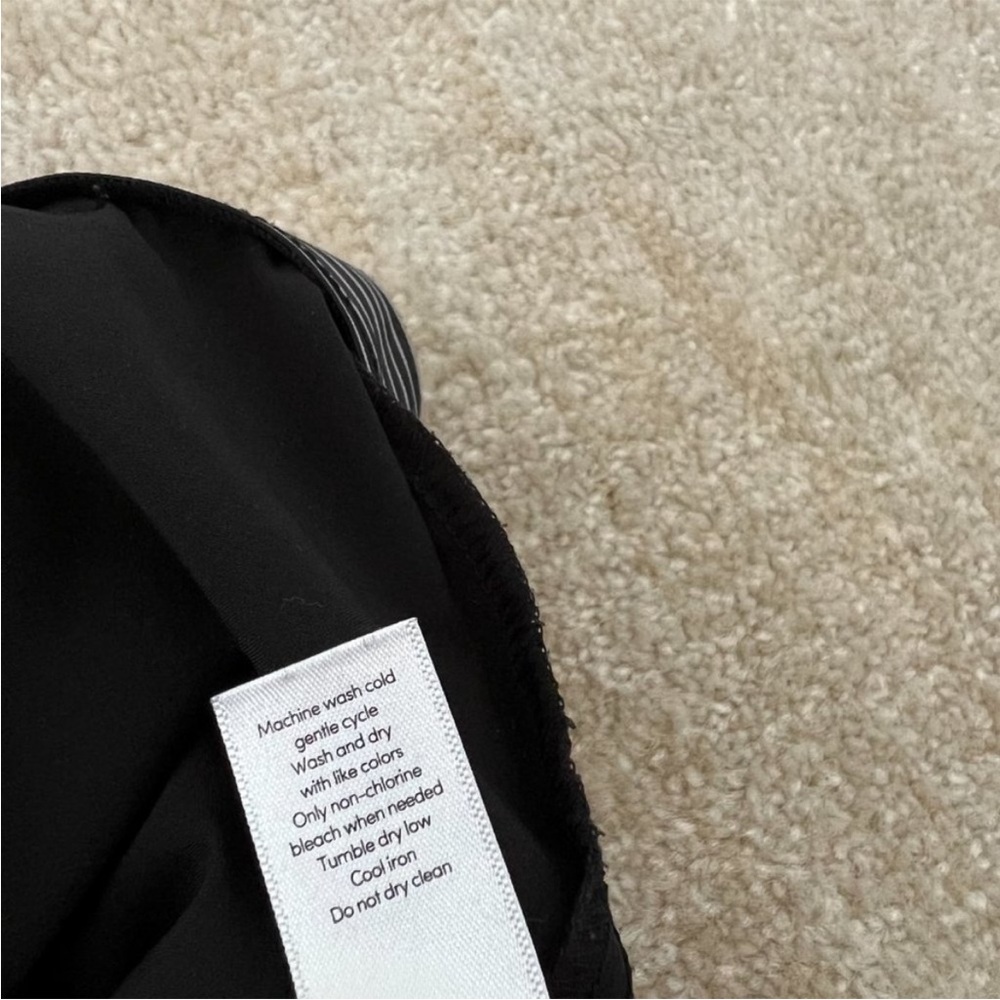 Athleta Tribeca Wide Leg High Rise Crop Pant
10 Black - Picture 10 of 10